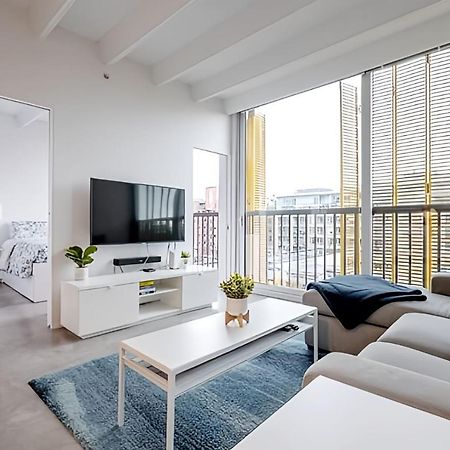 Modern, Bright & Central 1-Bed Downtown Apt Close To Rogers Arena Ванкувер Экстерьер фото