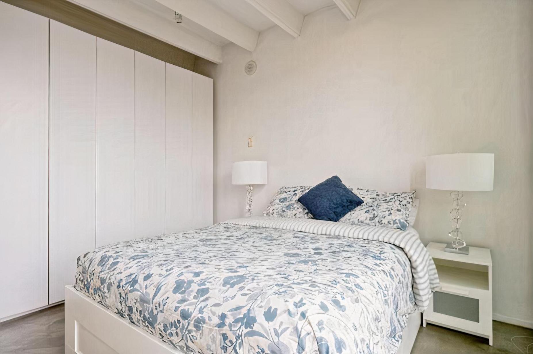 Modern, Bright & Central 1-Bed Downtown Apt Close To Rogers Arena Ванкувер Экстерьер фото